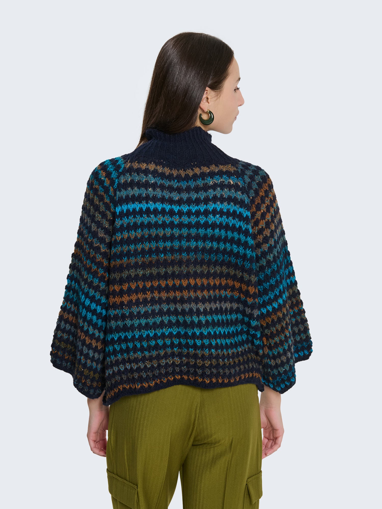 Maglione fantasia con maniche a campana