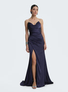 Abito lungo senza spalline