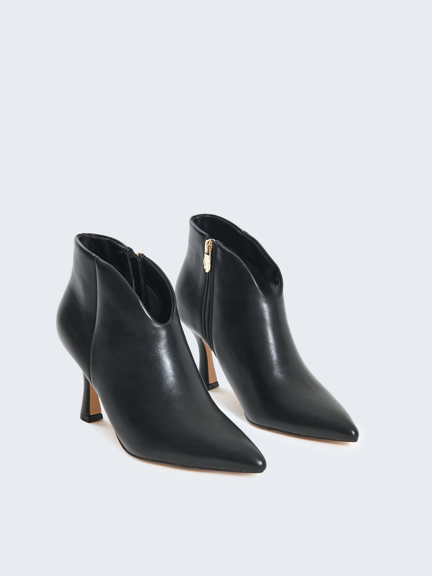 Stivaletti con scollo a punta