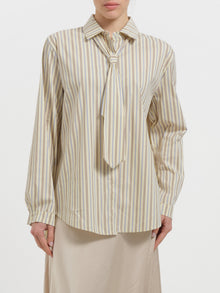 Camicia a righe con cravatta