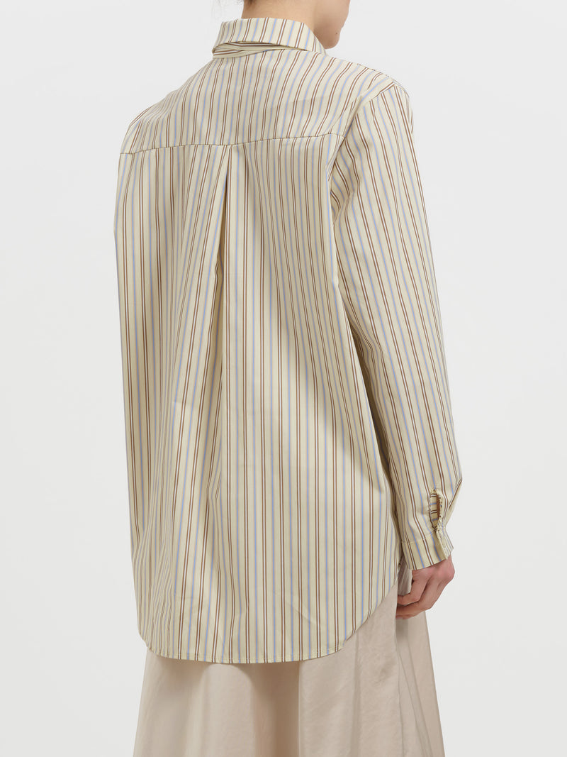 Camicia a righe con cravatta