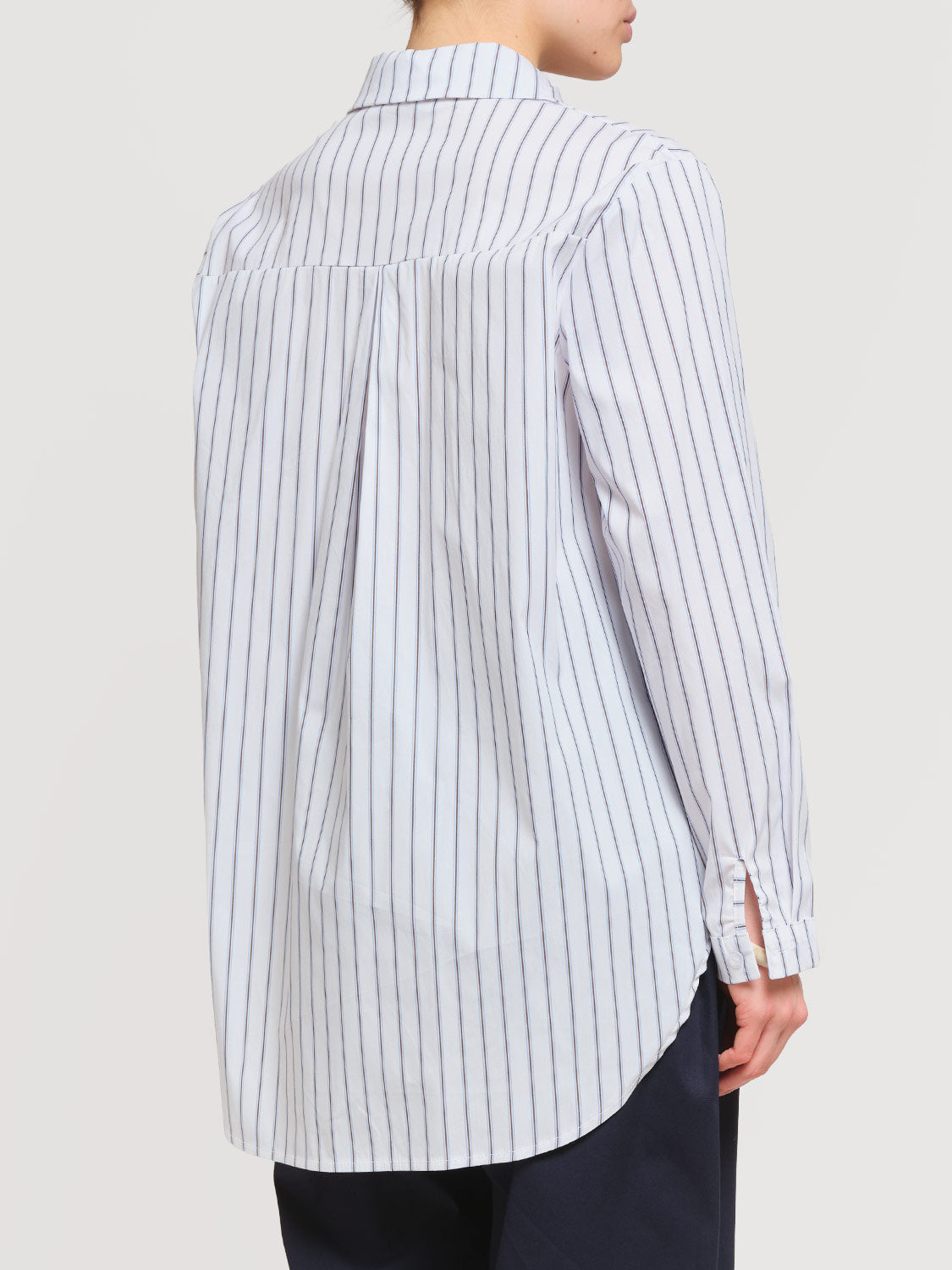 Camicia a righe con cravatta