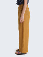 Pantaloni flare in lino