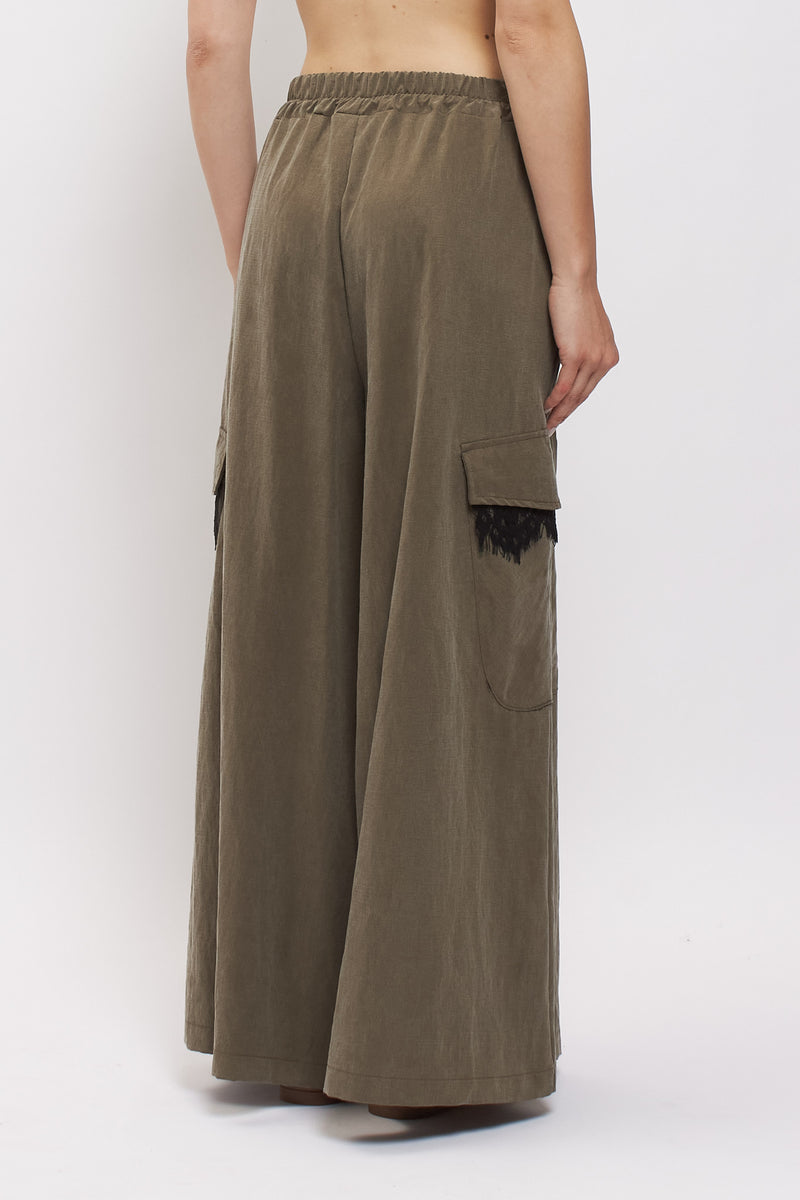 Pantaloni cargo con pizzo