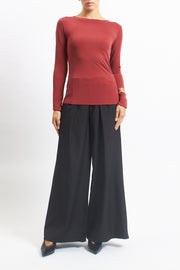 Maglia con scollo a barchetta stretch