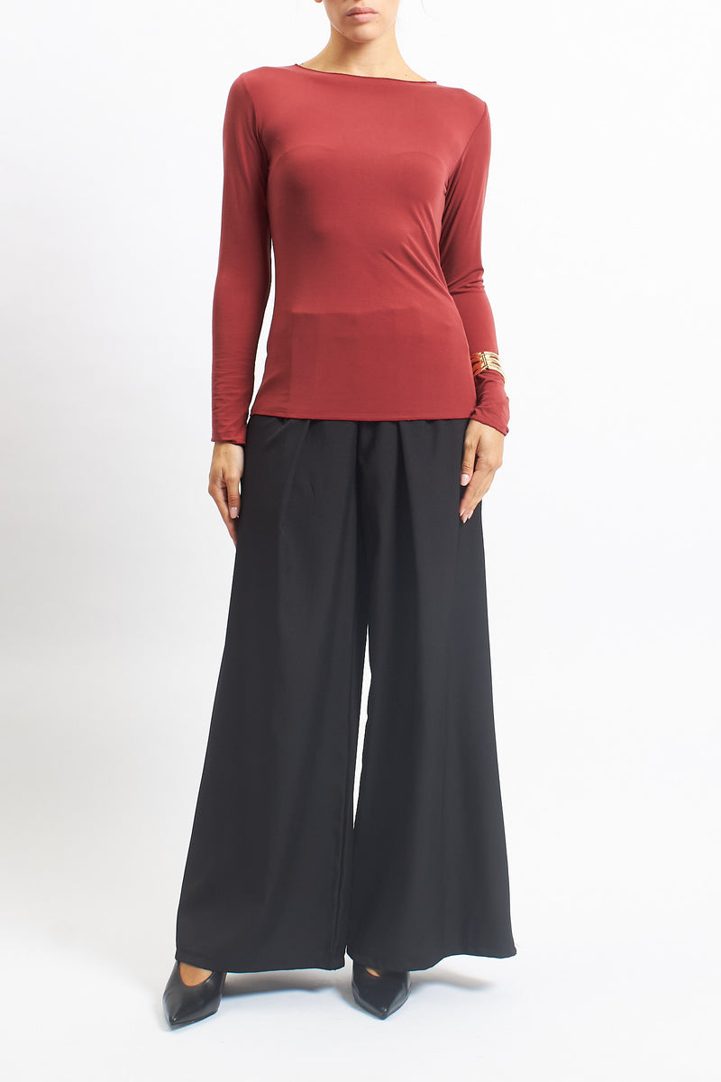 Maglia con scollo a barchetta stretch
