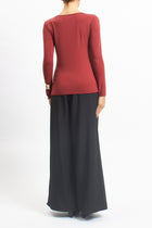 Maglia con scollo a barchetta stretch