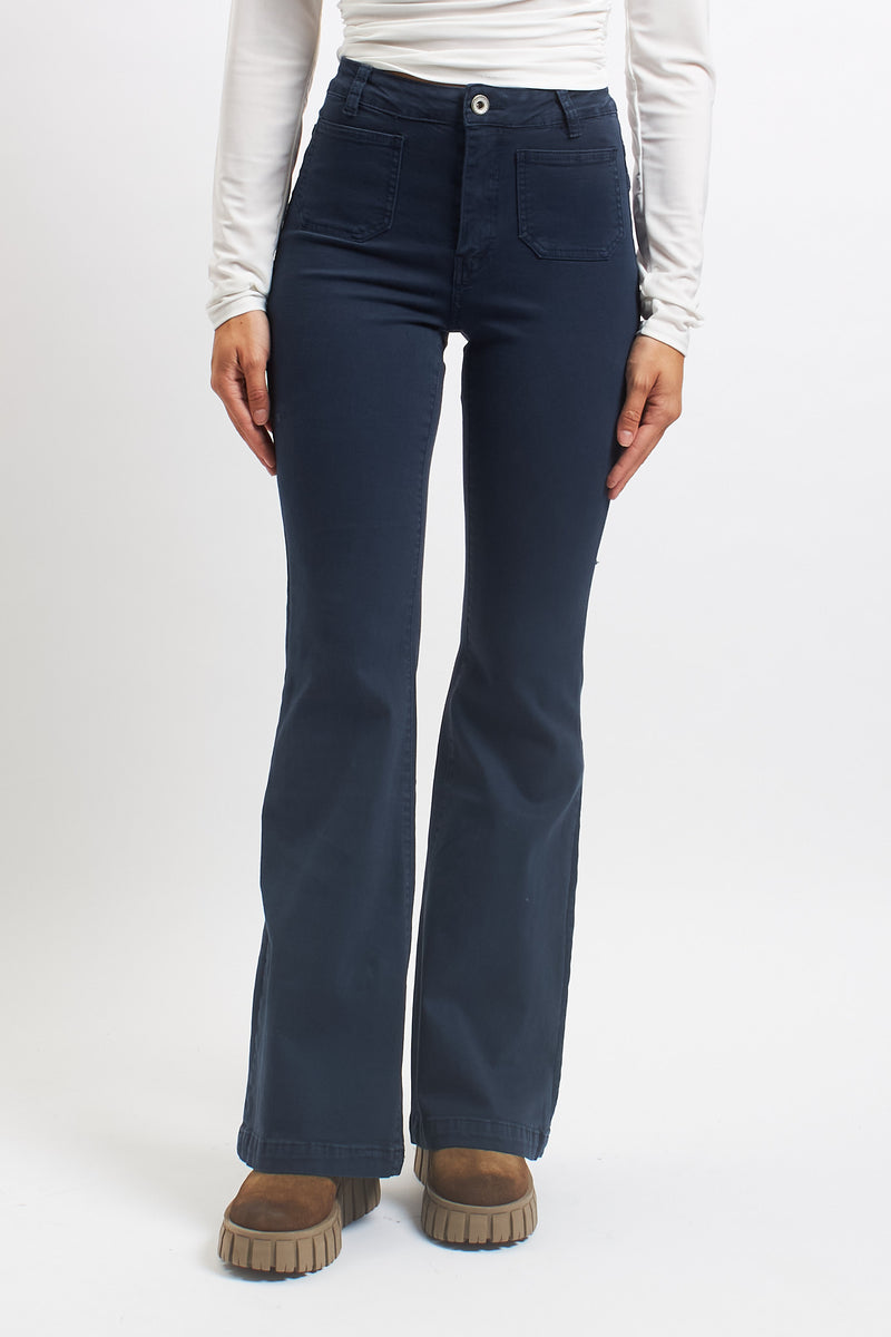 Pantalone flare in cotone con tasche