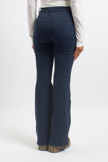 Pantalone flare in cotone con tasche