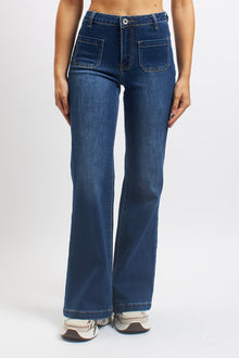 Jeans flare con taschine