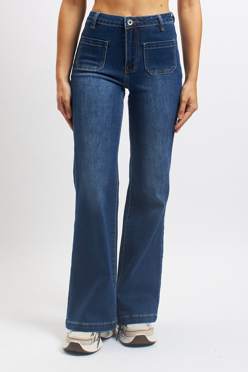 Jeans flare con taschine