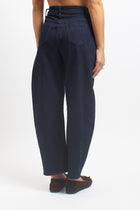 Jeans barrell