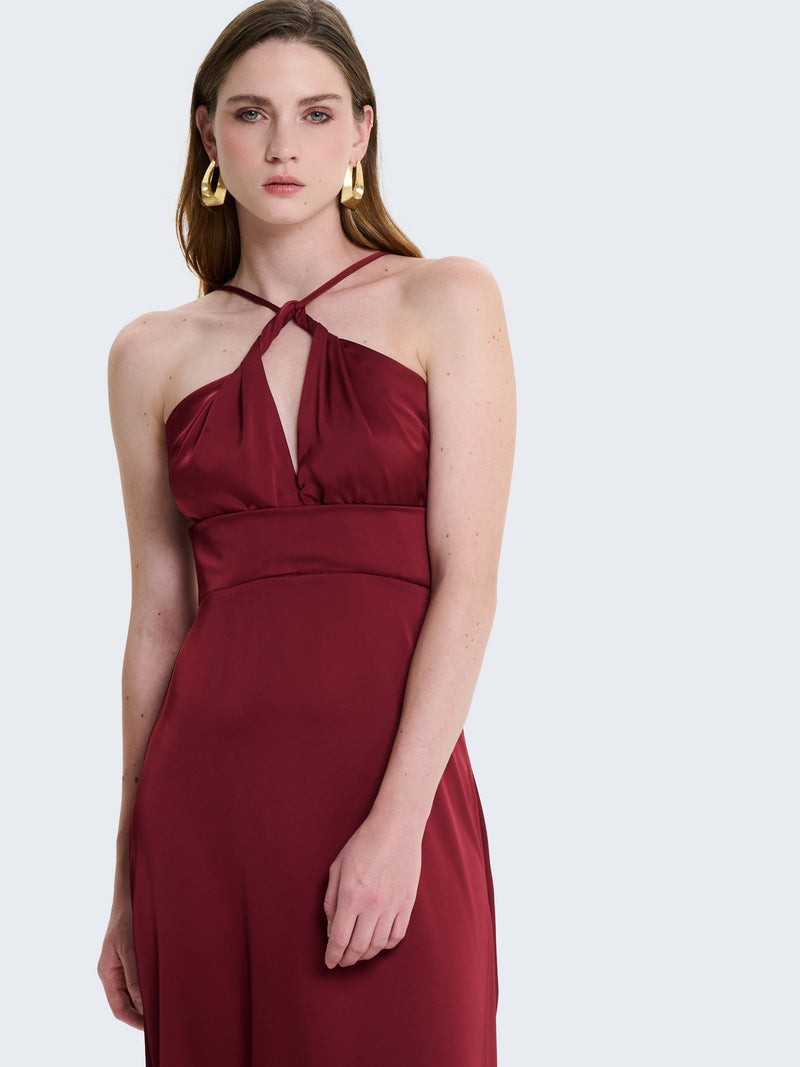 Abito lungo con scollo halter