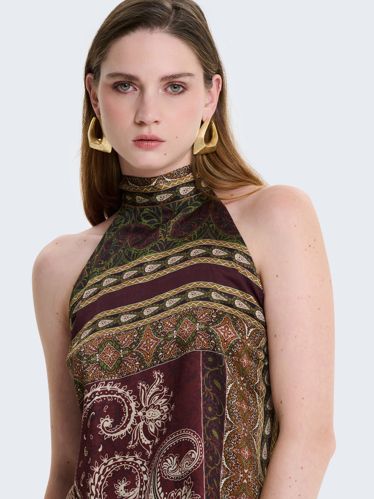 Top in raso con scollo all'americana