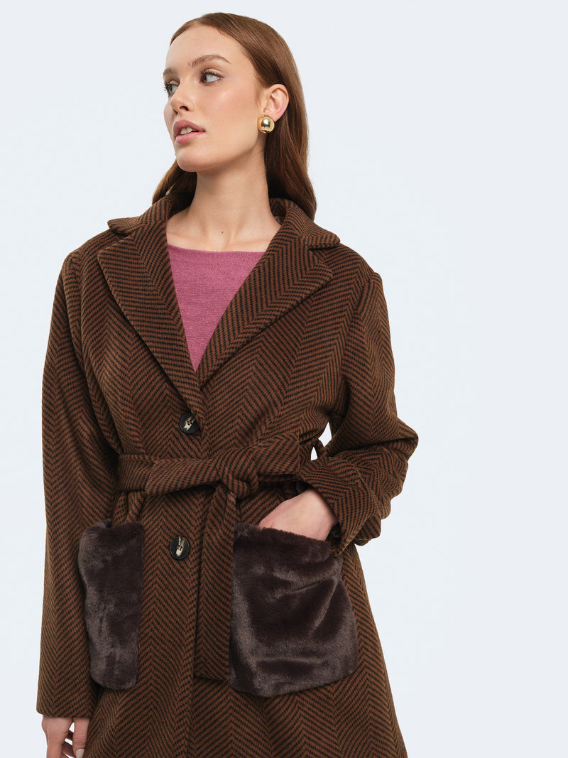 Capotto corto spinato con cintura