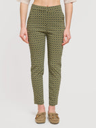 Pantalone carota con fantasia geometrica