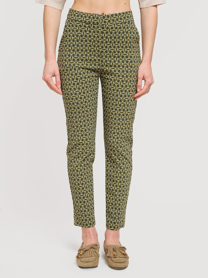 Pantalone carota con fantasia geometrica