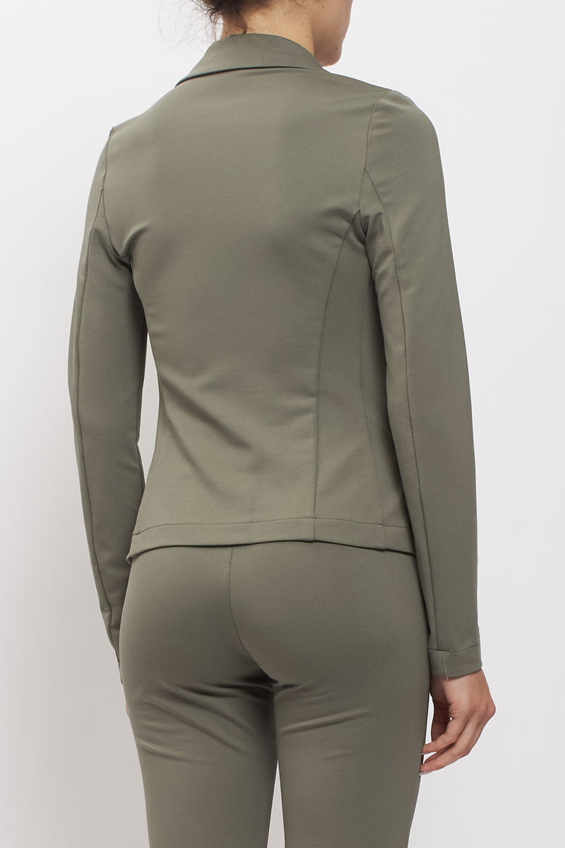 Giacca slim fit con bottoni foderati