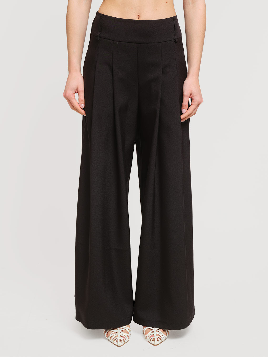 Pantaloni palazzo con pieghe