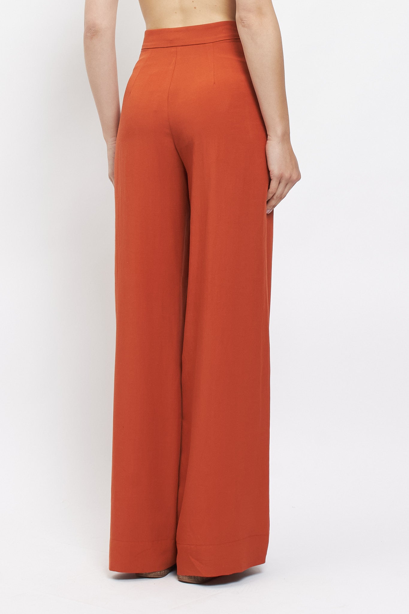 Pantalone in viscosa con taglio dritto