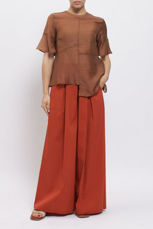Blusa con tagli