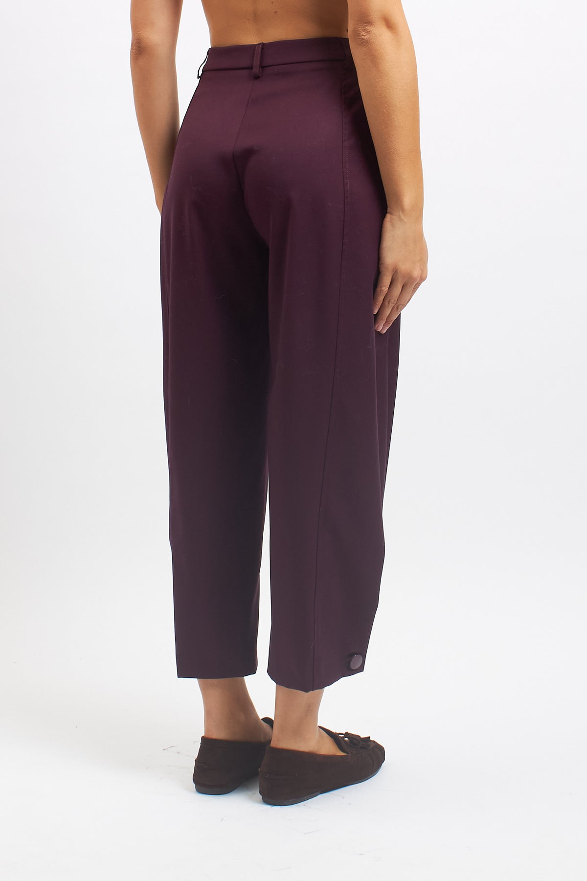 Pantalone barrel con bottoni