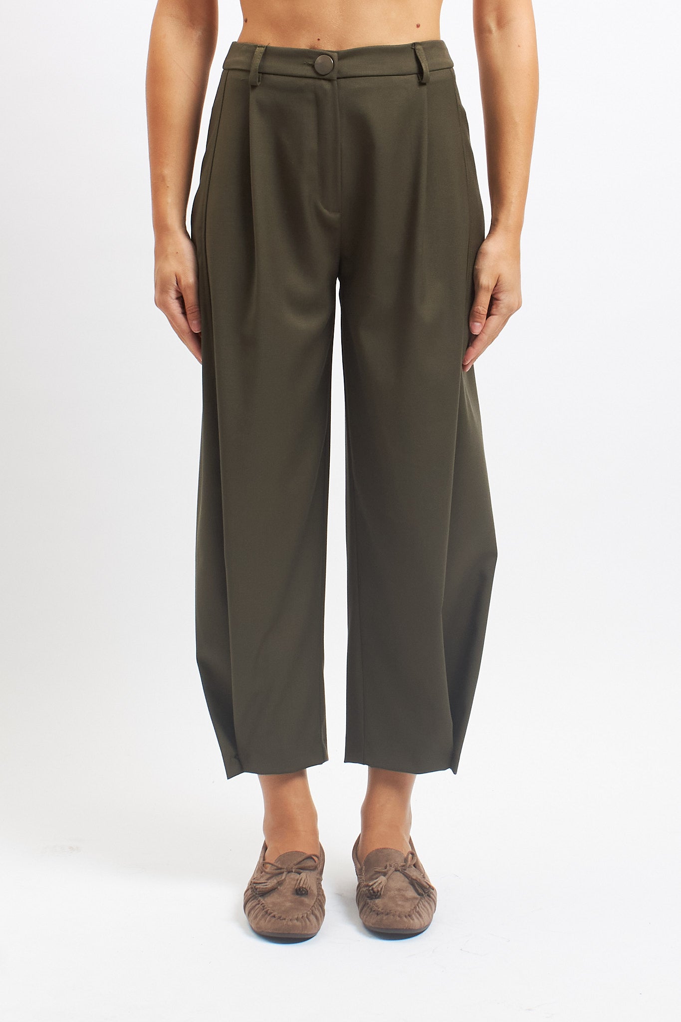 Pantalone barrel con bottoni