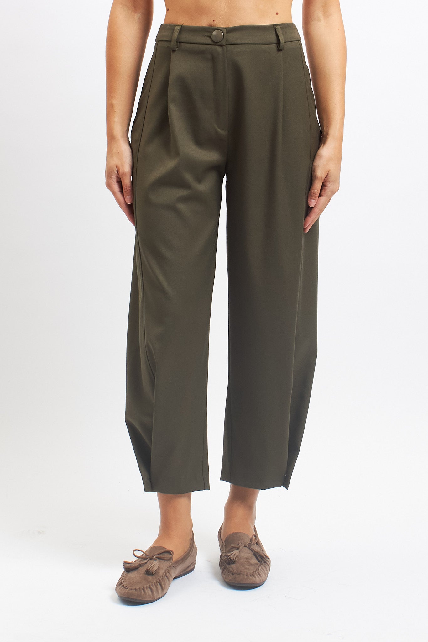 Pantalone barrel con bottoni