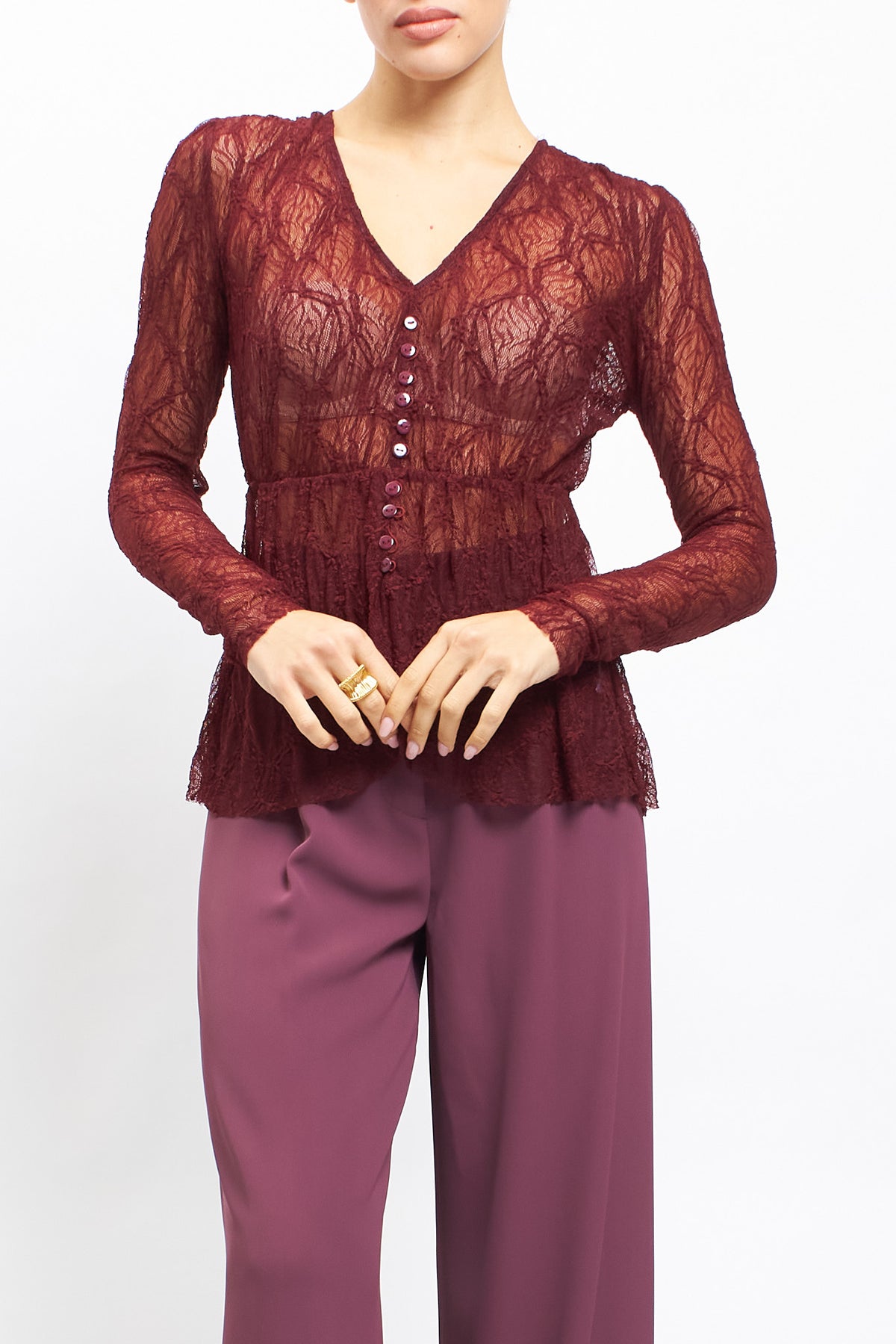 Blusa in pizzo con bottoni