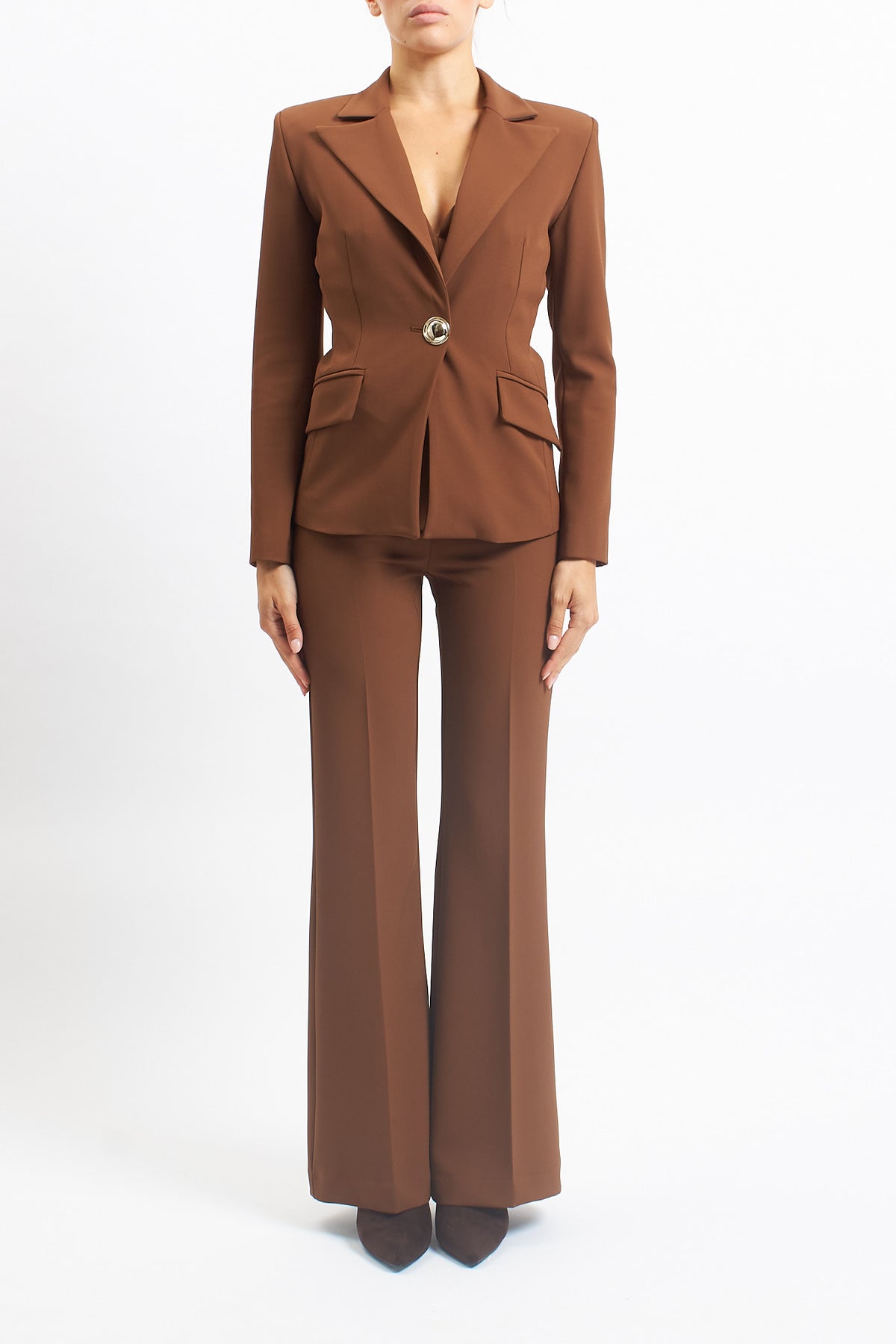 Blazer slim con bottone gioiello