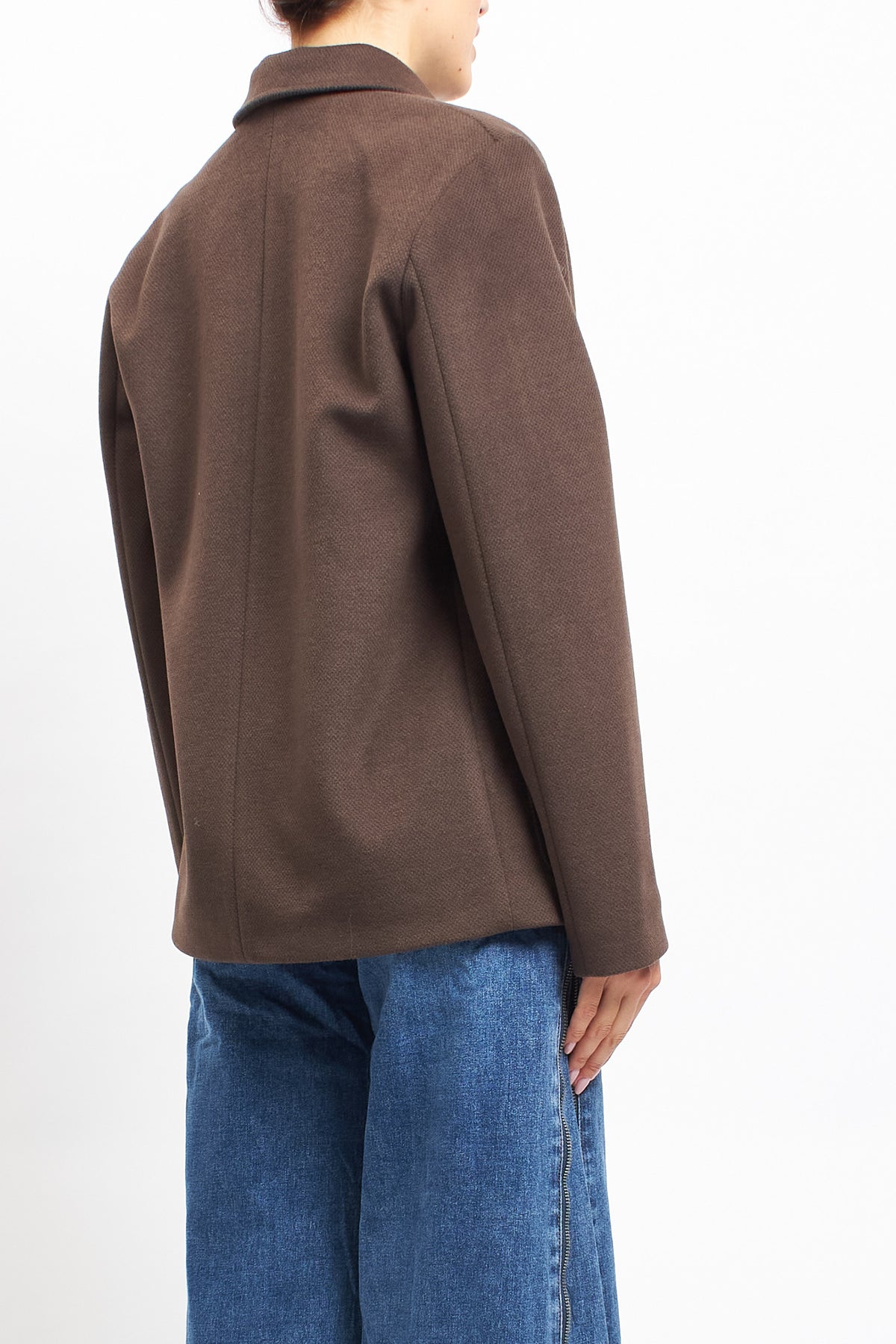 Cappotto corto asimmetrico con doppio bottone