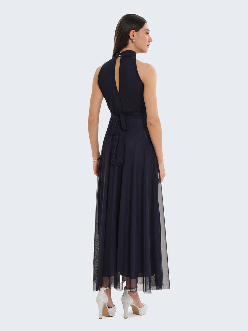 Abito in tulle con scollo all'americana