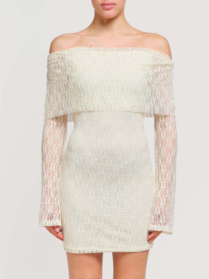 Abito corto con spalle scoperte in pizzo