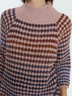 Maglione fantasia con maniche a campana