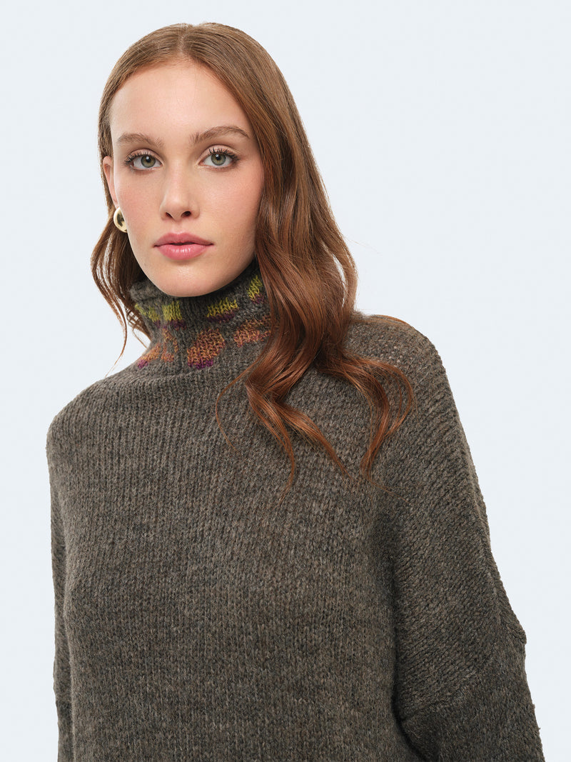 Maglione con inserti multicolore