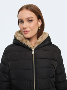 Piumino lungo con pelliccia