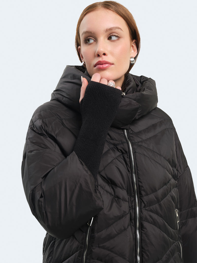 Piumino con manicotti