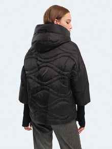 Piumino con manicotti