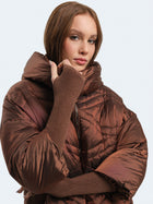 Piumino con manicotti