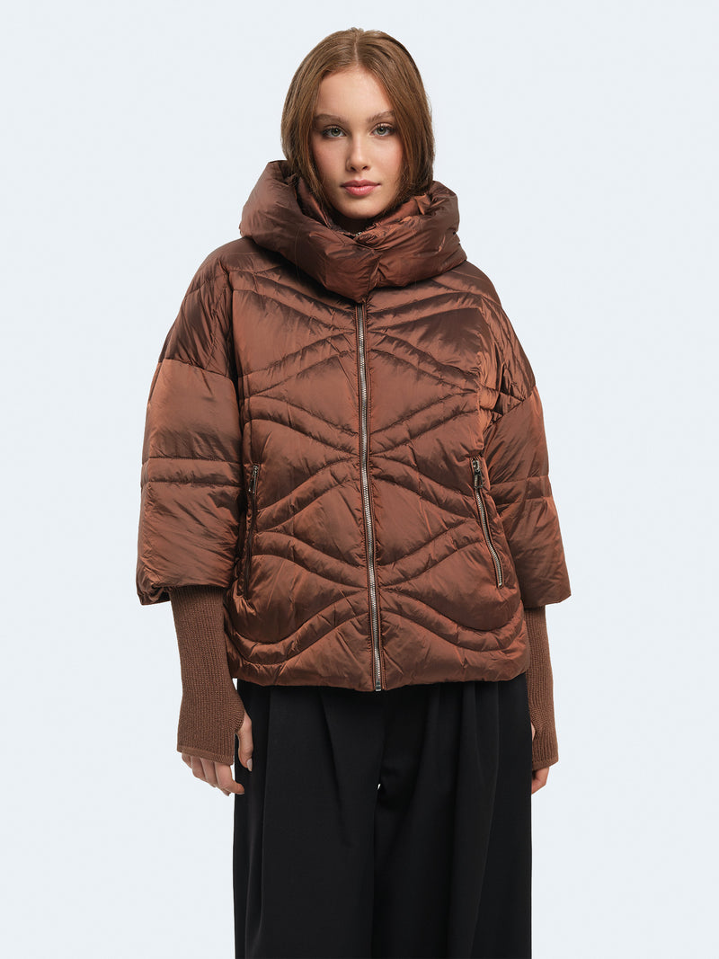 Piumino con manicotti