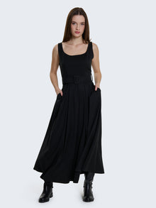 Abito con scollo quadrato gessato