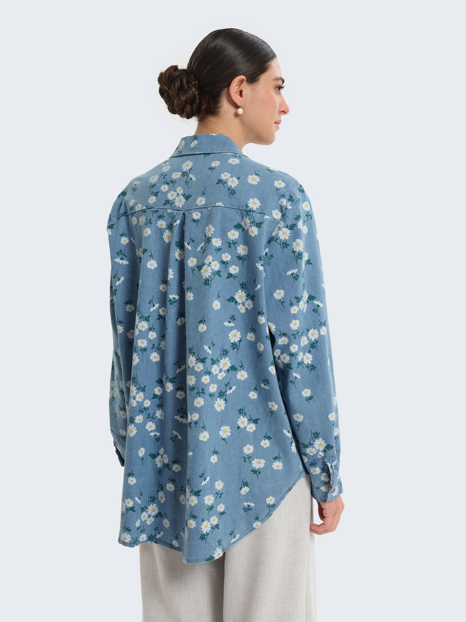 Camicia in denim con stampa margherite