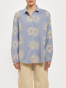 Camicia over a righe con ricami