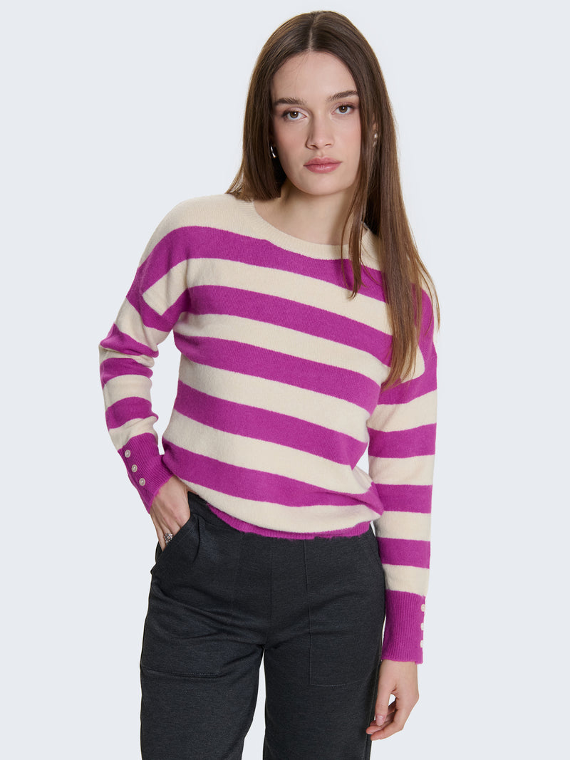 Maglione a righe con bottoncini