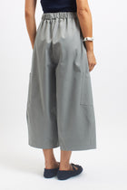Pantalone Barrel con tasche