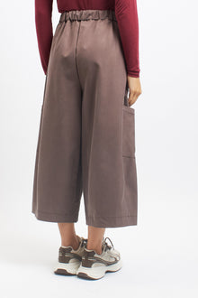 Pantalone Barrel con tasche