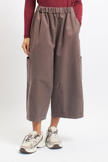 Pantalone Barrel con tasche