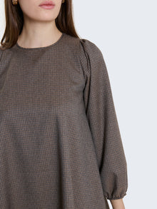 Abito corto a quadratini con maniche a palloncino