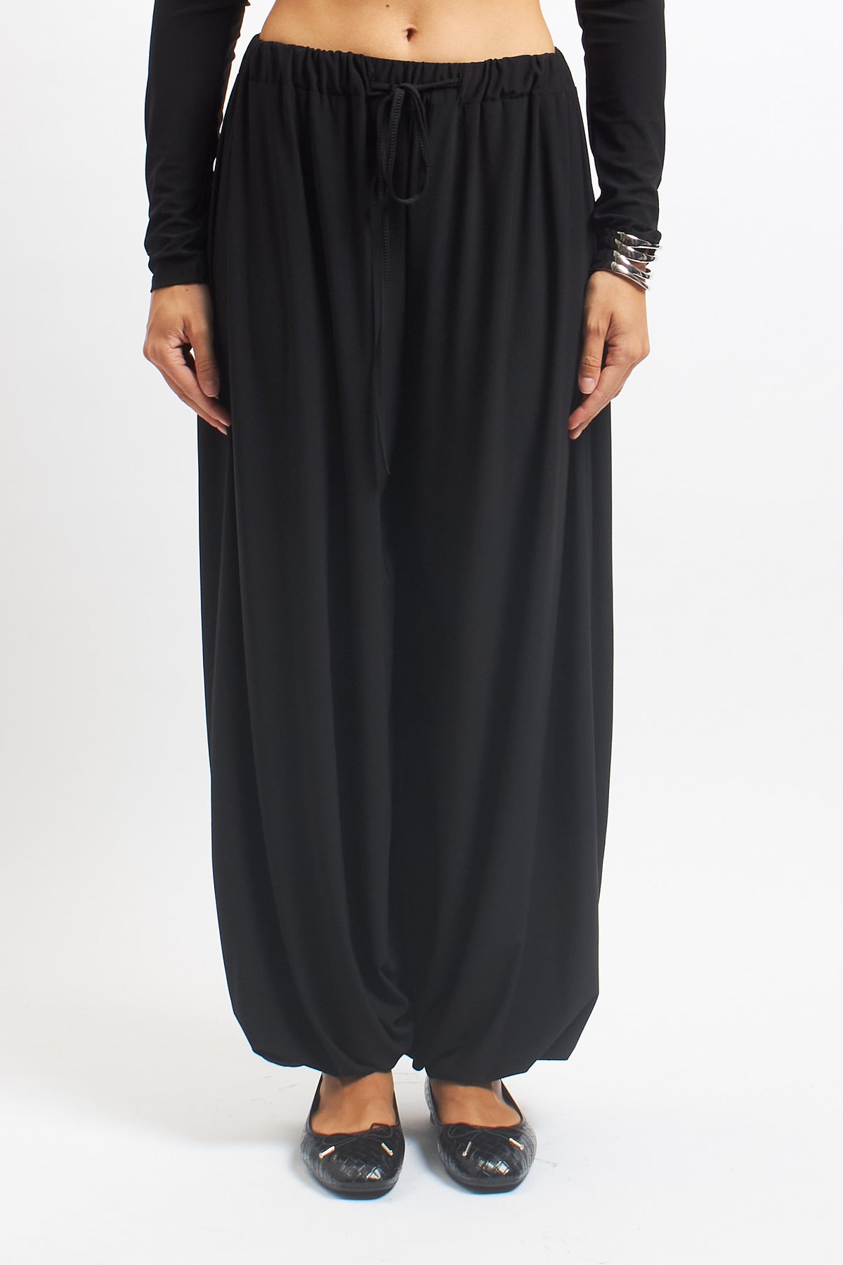Pantalone con elastico alla caviglia