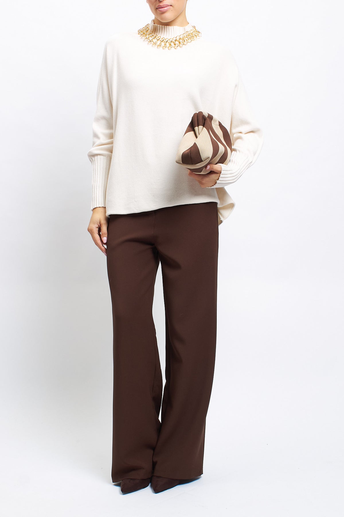 Oversized sweater with ribbed collar
